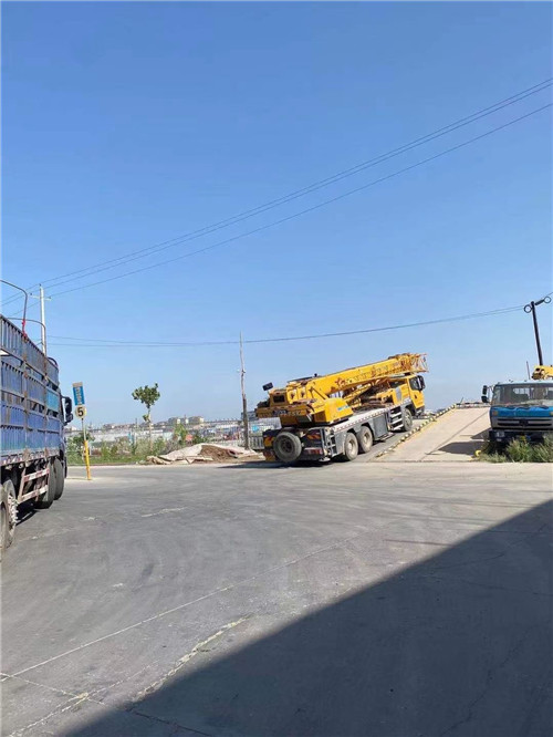 龙胜25吨吊车的租赁价格大概是多少？