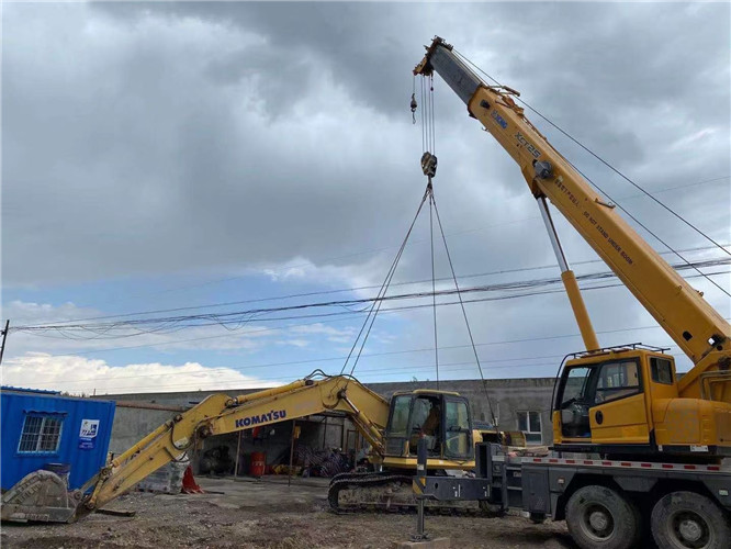 龙胜25吨吊车的工作半径是多少？