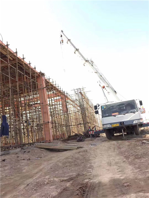 龙胜吊车作业的安全注意事项有哪些？